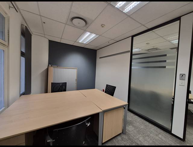 45M² SERVICED OFFICE TO LET IN SANDTON CENTRAL